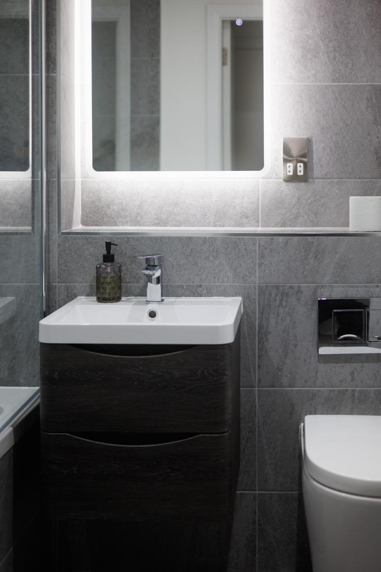 Charming 2b Heart Of Apartment Belfast